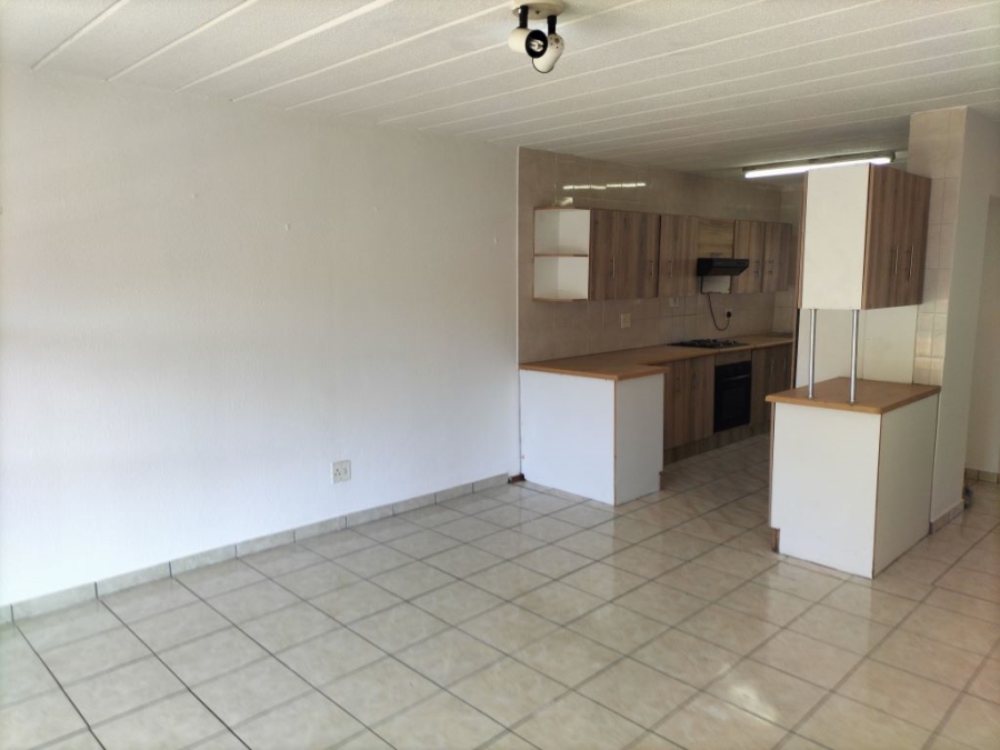 2 Bedroom Property for Sale in Florida Lake Gauteng