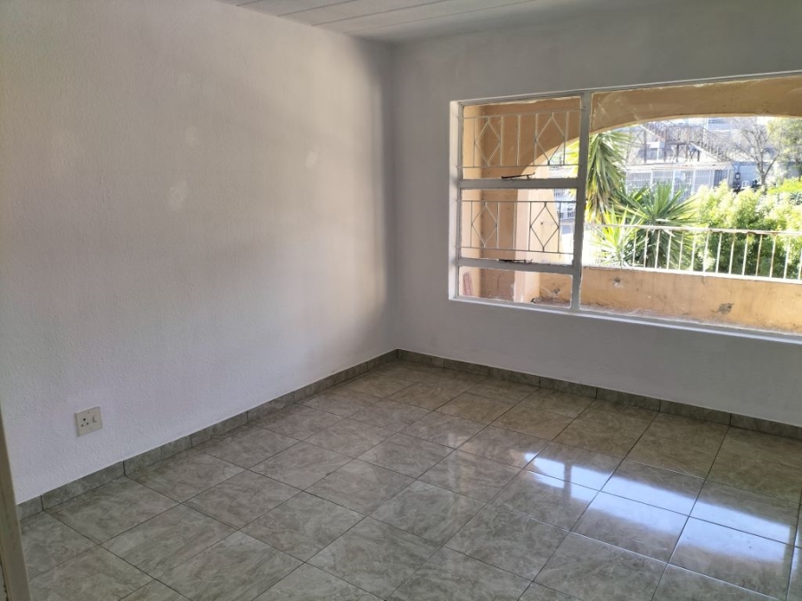2 Bedroom Property for Sale in Florida Lake Gauteng
