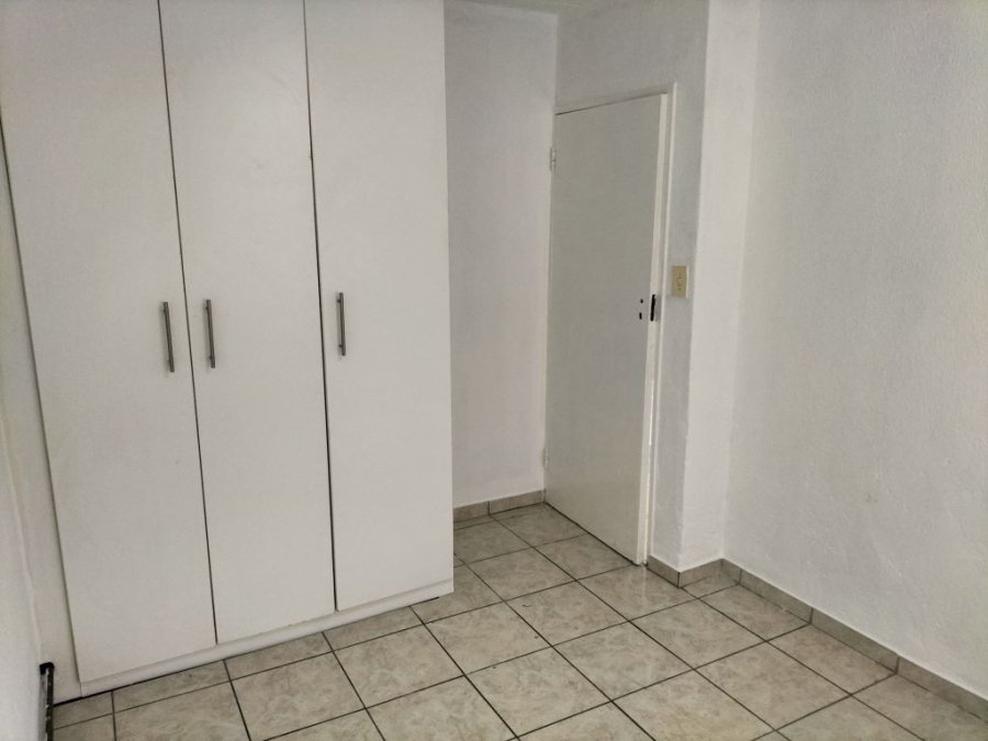 2 Bedroom Property for Sale in Florida Lake Gauteng