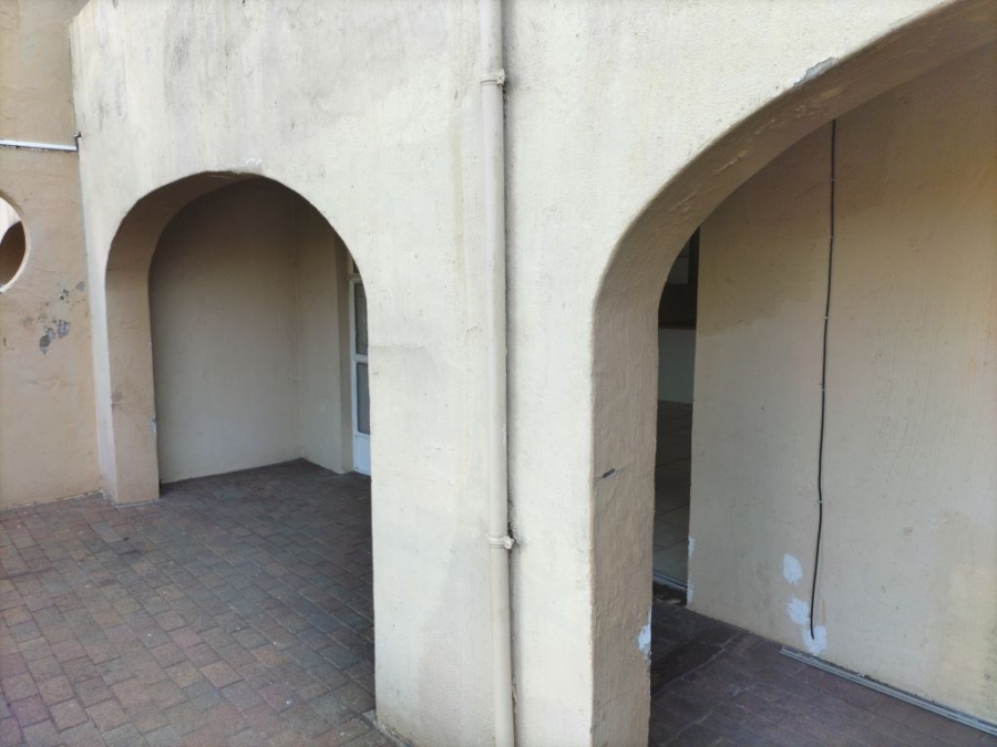 2 Bedroom Property for Sale in Florida Lake Gauteng