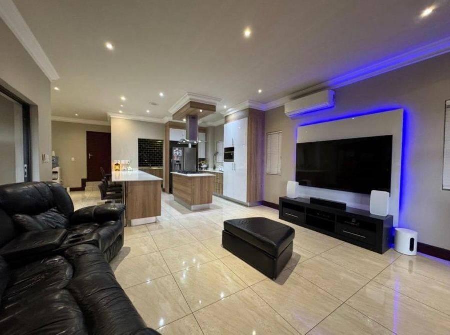 4 Bedroom Property for Sale in Blue Hills Gauteng