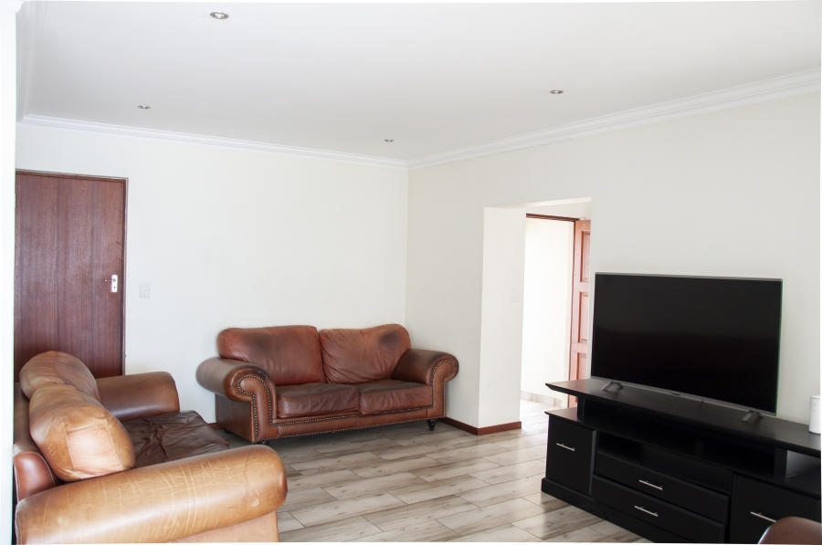 3 Bedroom Property for Sale in Thatchfield Estate Gauteng