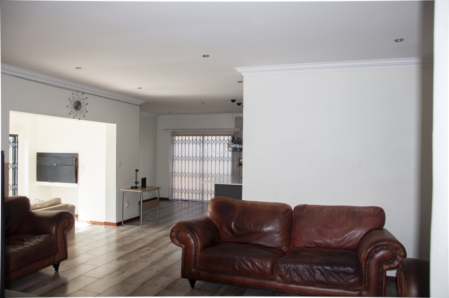 3 Bedroom Property for Sale in Thatchfield Estate Gauteng