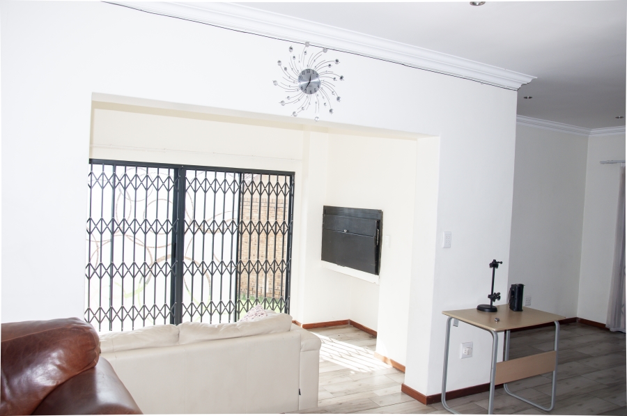 3 Bedroom Property for Sale in Thatchfield Estate Gauteng
