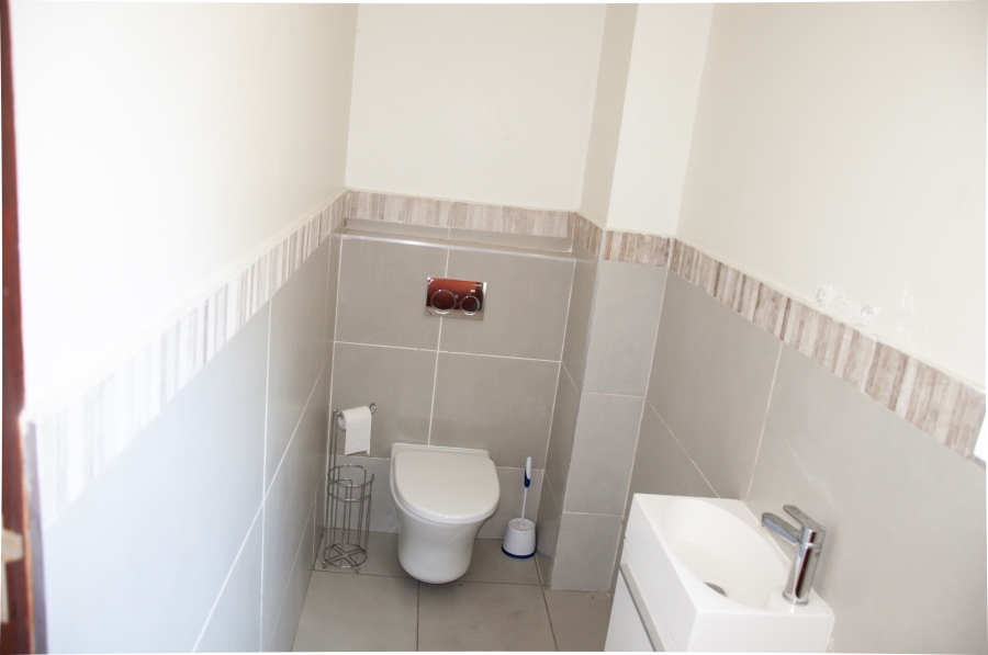 3 Bedroom Property for Sale in Thatchfield Estate Gauteng