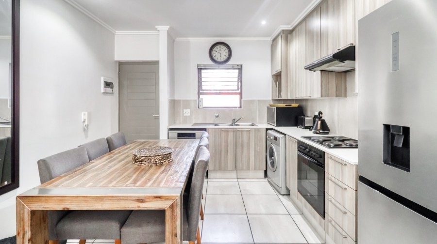 To Let 2 Bedroom Property for Rent in Sunninghill Gauteng