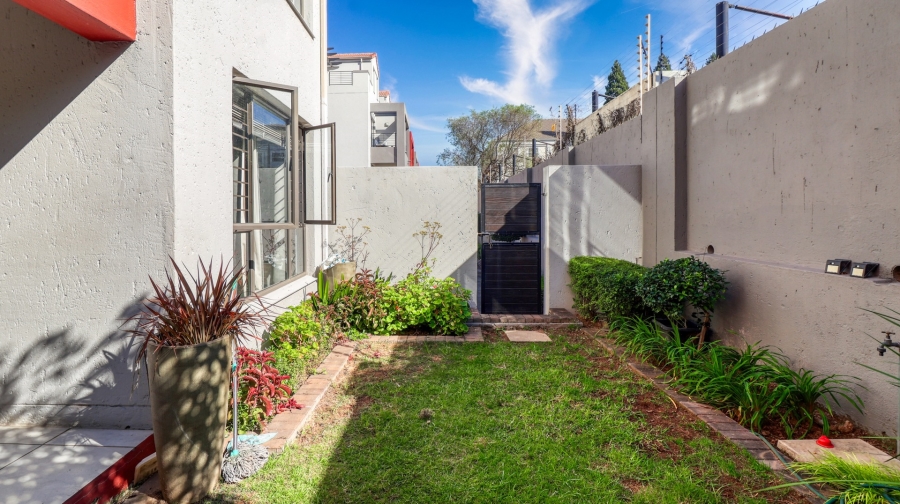To Let 2 Bedroom Property for Rent in Sunninghill Gauteng