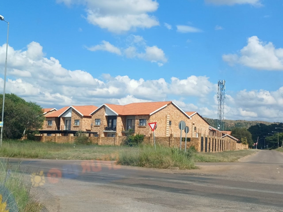 To Let 2 Bedroom Property for Rent in Karenpark Gauteng