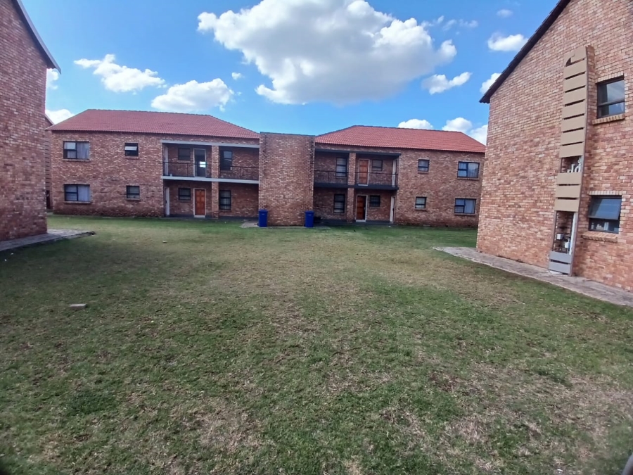 To Let 2 Bedroom Property for Rent in Karenpark Gauteng