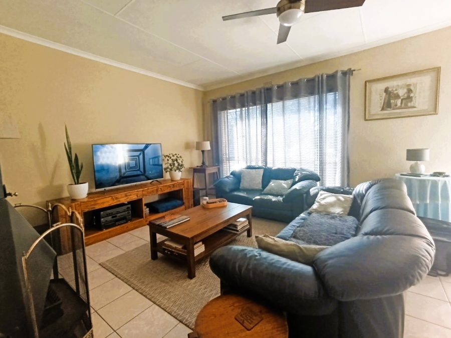 3 Bedroom Property for Sale in Brackenhurst Gauteng