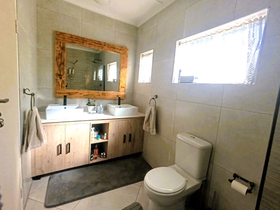 3 Bedroom Property for Sale in Brackenhurst Gauteng