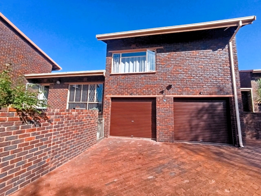 3 Bedroom Property for Sale in Brackenhurst Gauteng