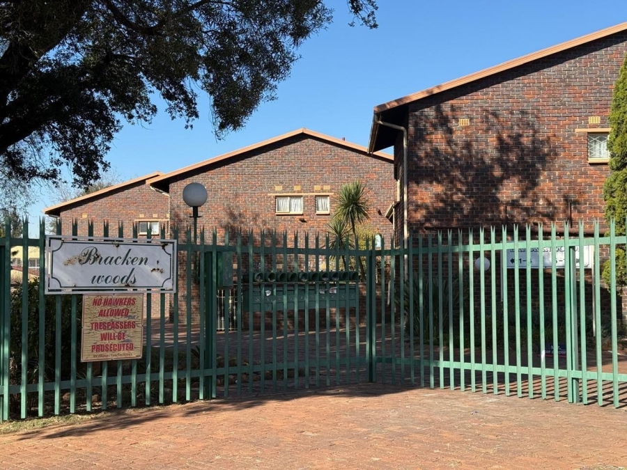 3 Bedroom Property for Sale in Brackenhurst Gauteng