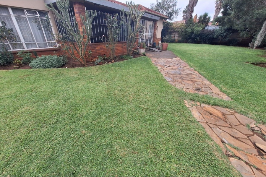 4 Bedroom Property for Sale in Selection Park Gauteng
