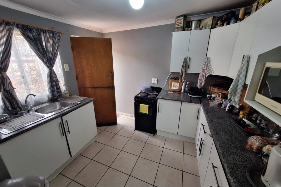 4 Bedroom Property for Sale in Selection Park Gauteng