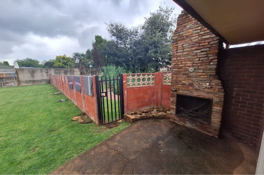 4 Bedroom Property for Sale in Selection Park Gauteng