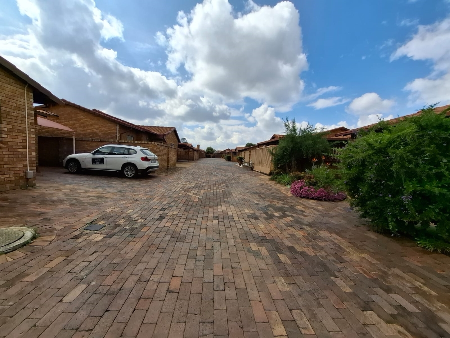 2 Bedroom Property for Sale in Dal Fouche Gauteng