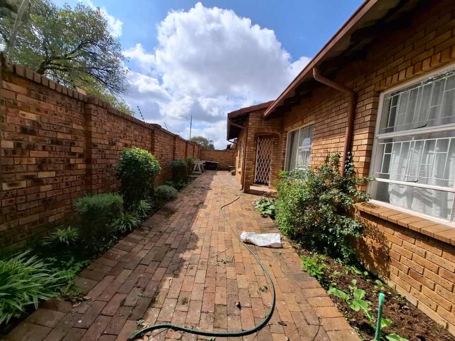 2 Bedroom Property for Sale in Dal Fouche Gauteng