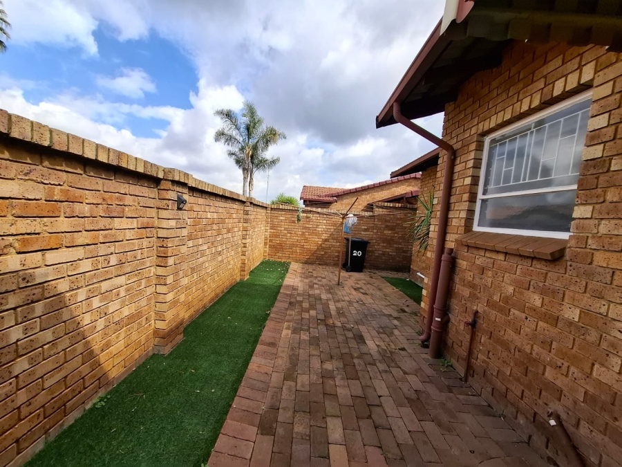 2 Bedroom Property for Sale in Dal Fouche Gauteng