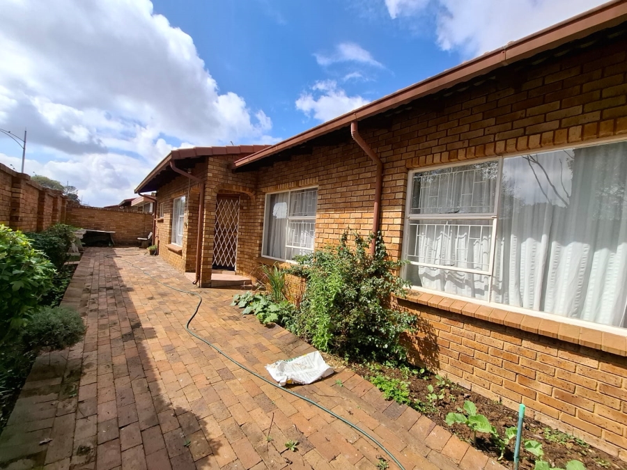 2 Bedroom Property for Sale in Dal Fouche Gauteng