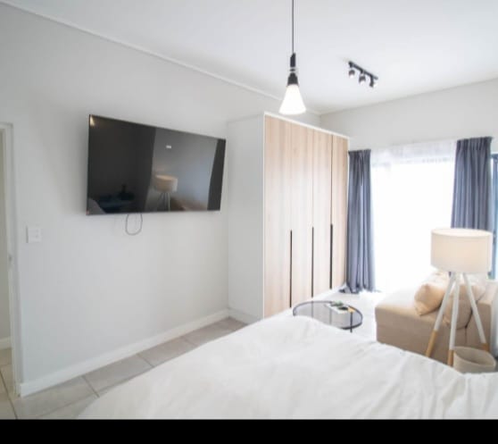 To Let 2 Bedroom Property for Rent in Waterfall Gauteng