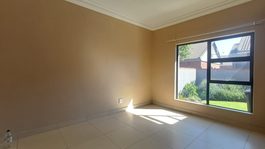 To Let 3 Bedroom Property for Rent in Meyersdal Gauteng