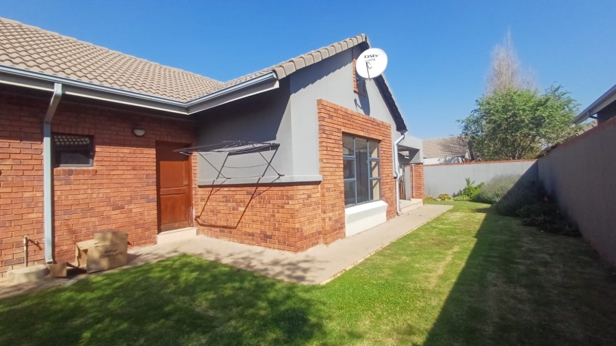 To Let 3 Bedroom Property for Rent in Meyersdal Gauteng