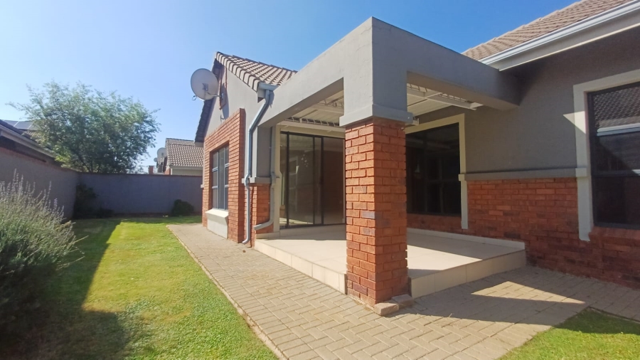 To Let 3 Bedroom Property for Rent in Meyersdal Gauteng