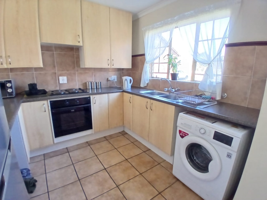 To Let 3 Bedroom Property for Rent in Equestria Gauteng