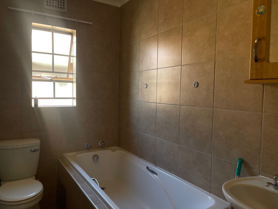 3 Bedroom Property for Sale in Olievenhoutbosch Gauteng