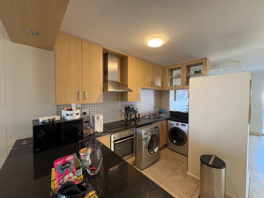 To Let 2 Bedroom Property for Rent in Sandown Gauteng