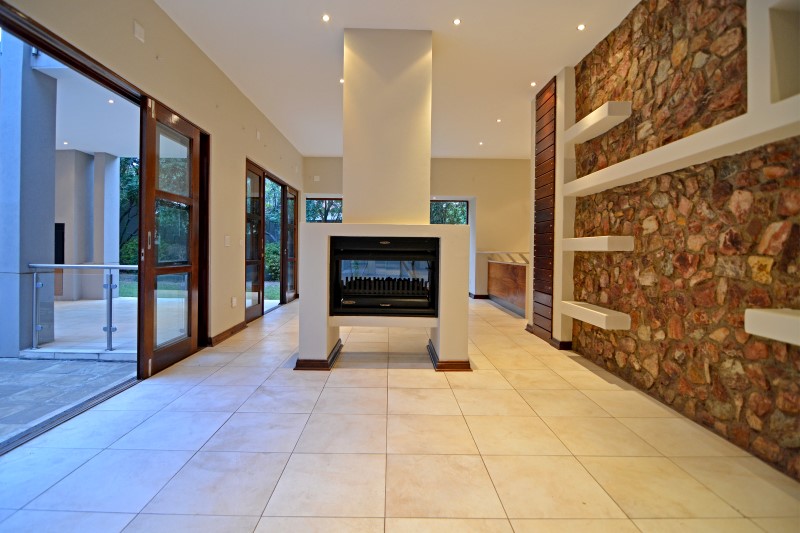 To Let 5 Bedroom Property for Rent in Benmore Gardens Gauteng