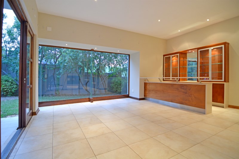To Let 5 Bedroom Property for Rent in Benmore Gardens Gauteng