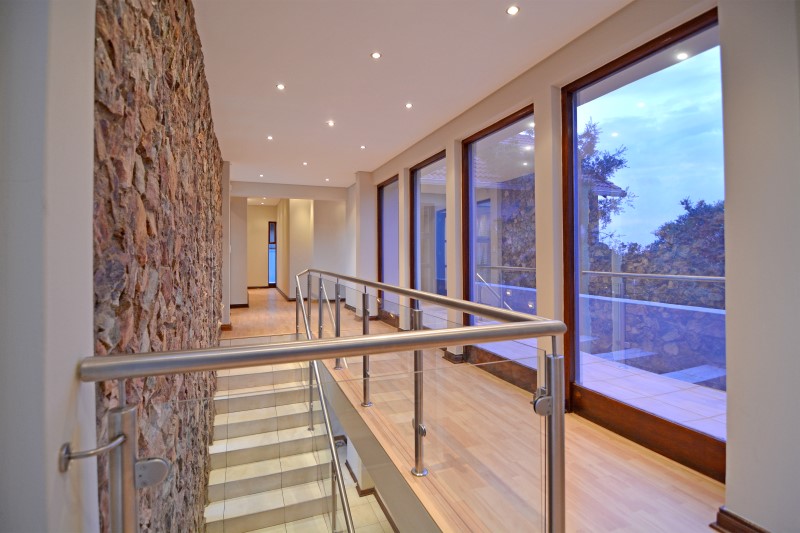 To Let 5 Bedroom Property for Rent in Benmore Gardens Gauteng