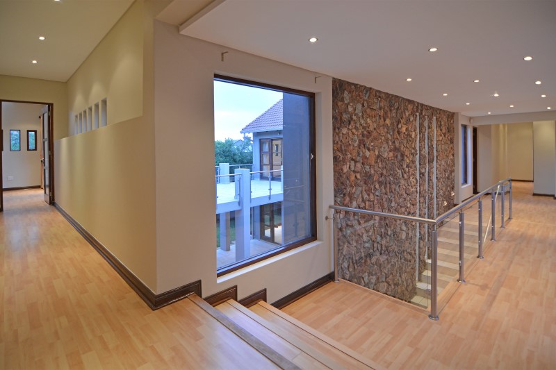 To Let 5 Bedroom Property for Rent in Benmore Gardens Gauteng