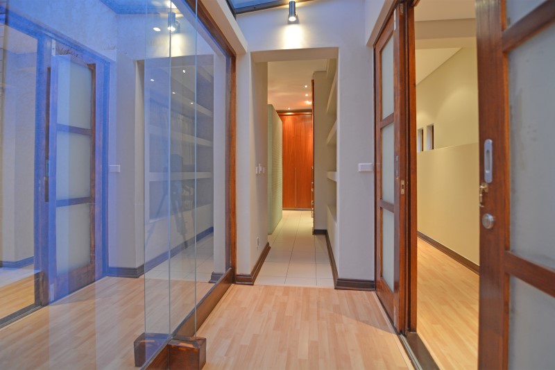 To Let 5 Bedroom Property for Rent in Benmore Gardens Gauteng