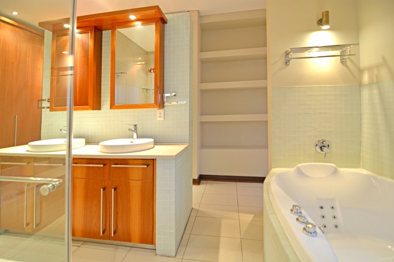 To Let 5 Bedroom Property for Rent in Benmore Gardens Gauteng