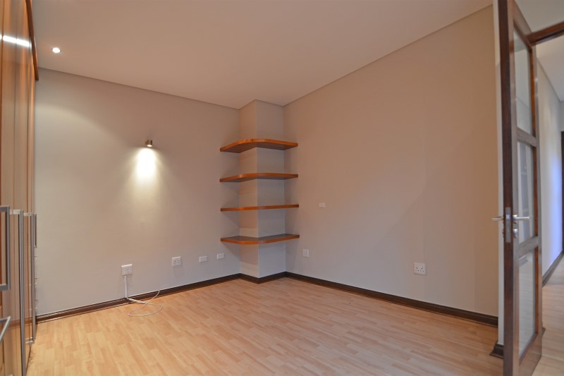 To Let 5 Bedroom Property for Rent in Benmore Gardens Gauteng