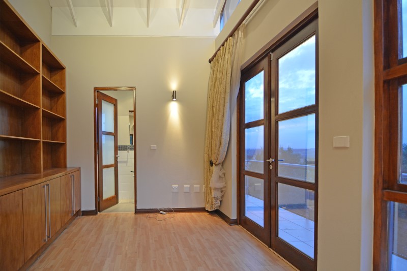 To Let 5 Bedroom Property for Rent in Benmore Gardens Gauteng