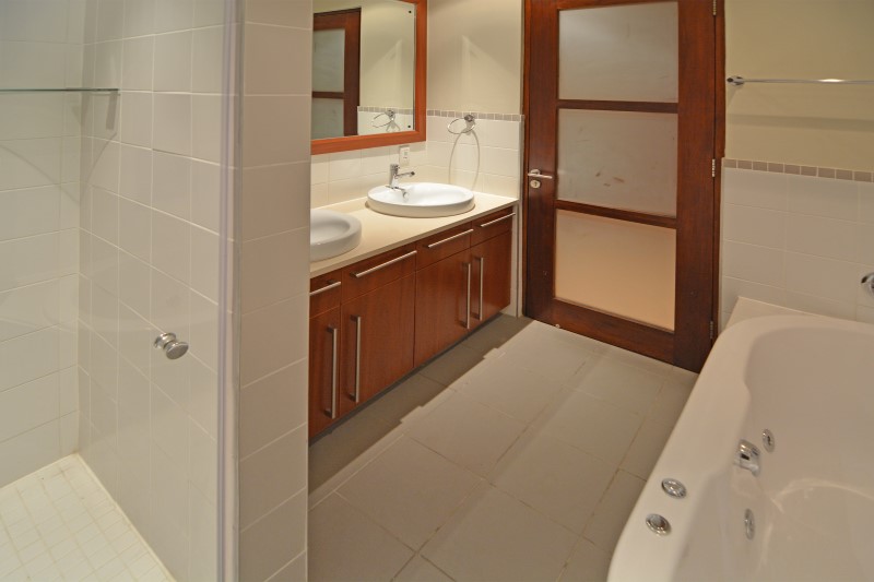 To Let 5 Bedroom Property for Rent in Benmore Gardens Gauteng