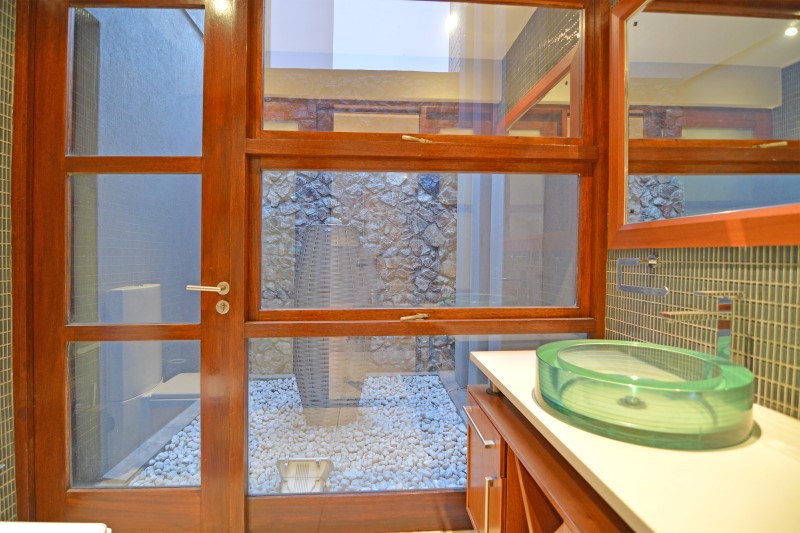 To Let 5 Bedroom Property for Rent in Benmore Gardens Gauteng