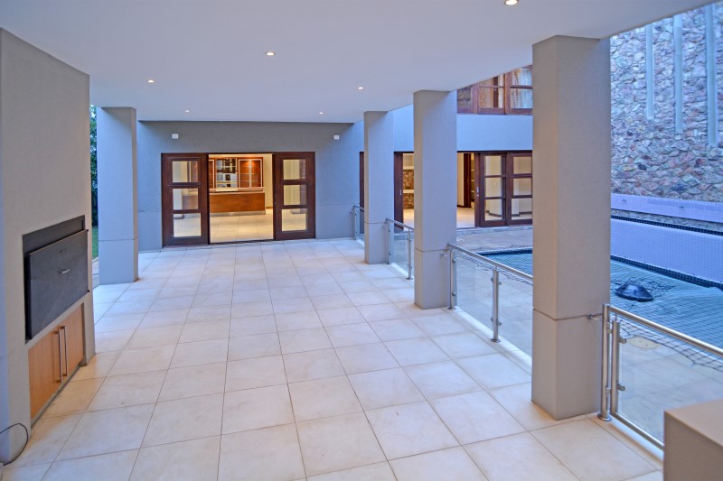 To Let 5 Bedroom Property for Rent in Benmore Gardens Gauteng
