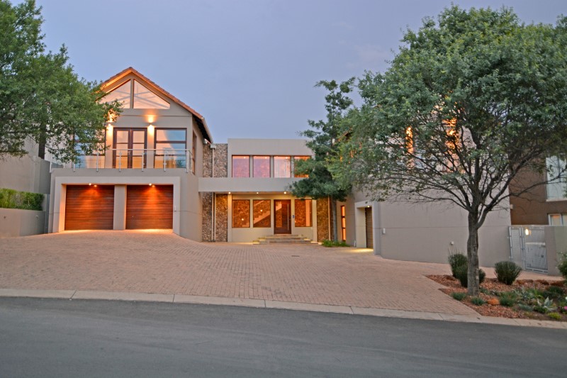 To Let 5 Bedroom Property for Rent in Benmore Gardens Gauteng