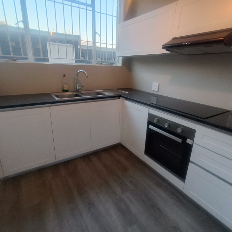 To Let 2 Bedroom Property for Rent in Linden Gauteng