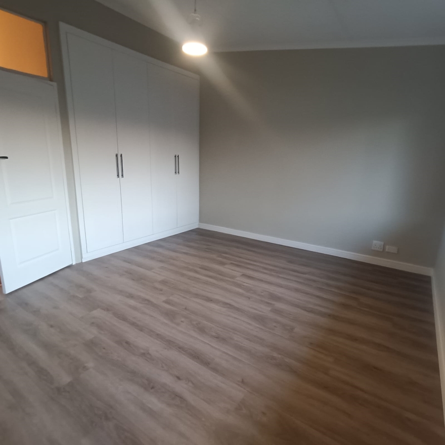 To Let 2 Bedroom Property for Rent in Linden Gauteng
