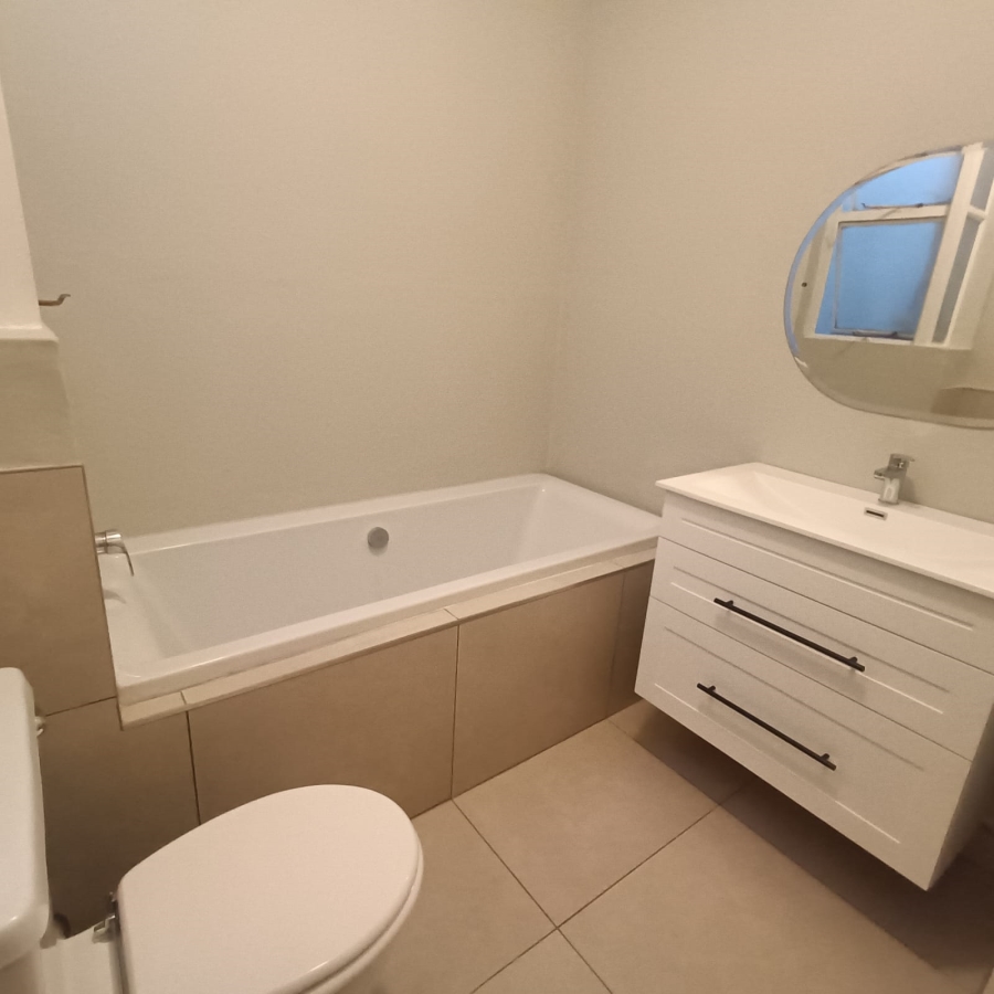 To Let 2 Bedroom Property for Rent in Linden Gauteng