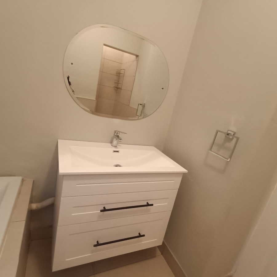To Let 2 Bedroom Property for Rent in Linden Gauteng