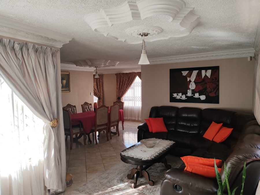 5 Bedroom Property for Sale in Cosmo City Gauteng