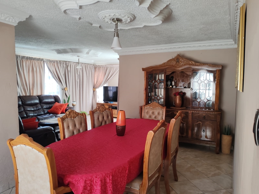 5 Bedroom Property for Sale in Cosmo City Gauteng