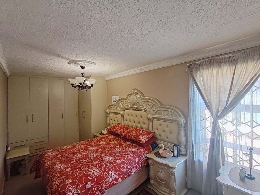 5 Bedroom Property for Sale in Cosmo City Gauteng